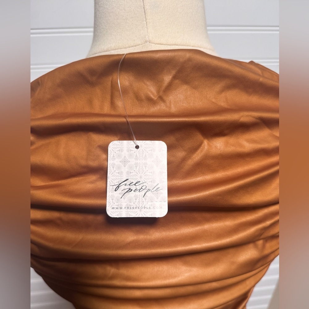 FREE PEOPLE Ride Along Ruched Crop Large - Picture 8 of 9